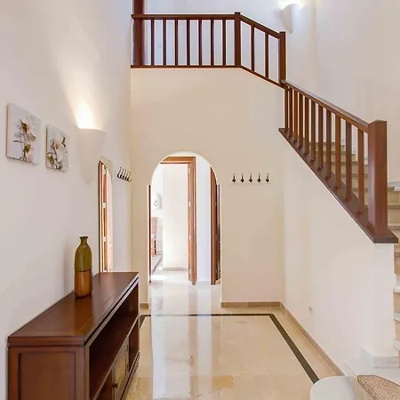 Hipoclub Villas, Zafiro 12 Villa